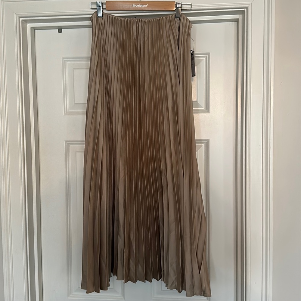 New with tags House of Harlow silk skirt Size L #silkskirt #fall